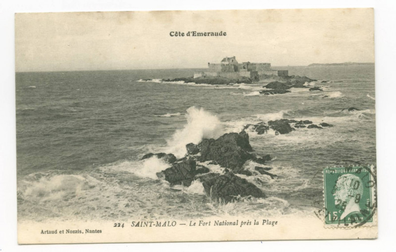 Carte postale ancienne 224 Saint-Malo - Le fort national près la plage.