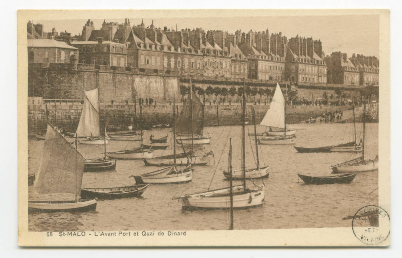 Carte postale ancienne 68  Saint-Malo - L'avant-port et quai de Dinard.