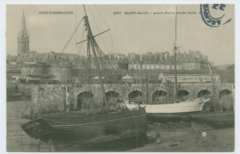 Carte postale ancienne 2567  Saint-Malo - L'avant-port à marée basse.