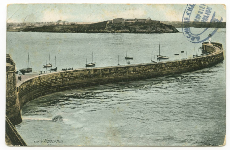 Carte postale ancienne 757  Saint-Malo - Le môle.