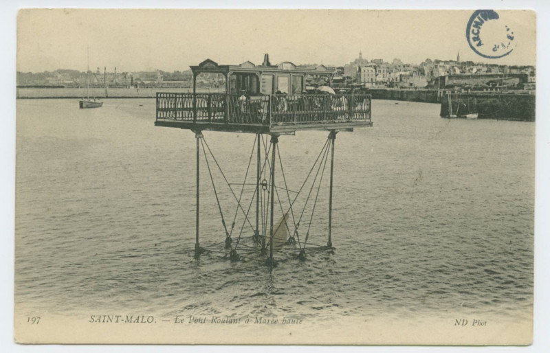 Carte postale ancienne 197  Saint-Malo - Le pont roulant à marée haute.