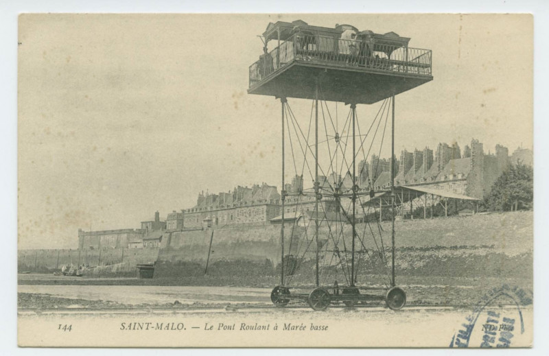 Carte postale ancienne 144  Saint-Malo - Le pont roulant à marée basse.