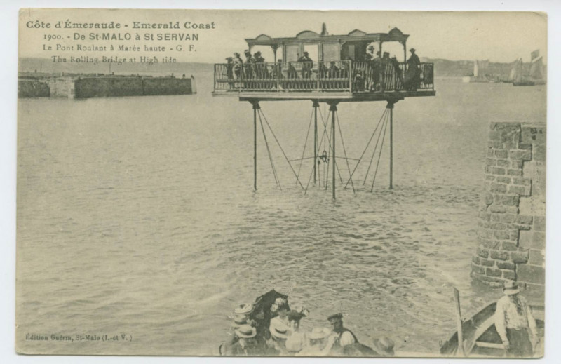 Carte postale ancienne 1900  De Saint-Malo à Saint-Servan - Le pont roulant à marée haute. The rolling bridge at high tide.