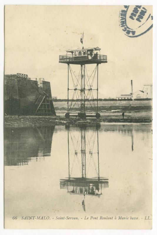 Carte postale ancienne 66  Saint-Malo - Saint-Servan - Le pont roulant à marée basse.