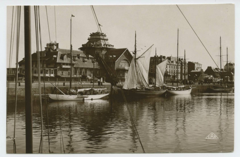 Carte postale ancienne 101 Saint-Malo - Le casino.