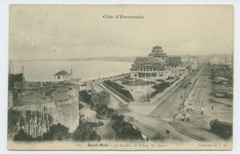 Carte postale ancienne 103  Saint-Malo -  Le casino, le Sillon, les quais.