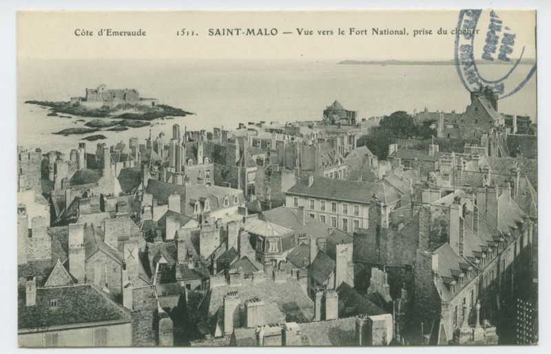 Carte postale ancienne 1511  Saint-Malo - Vue vers le fort national, prise du clocher.