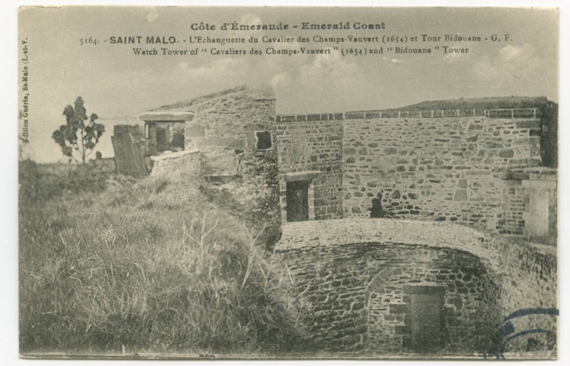 Carte postale ancienne 5164  Saint-Malo - L'échaugette du cavalier des Champs-Vauvert (1654) et tour Bidouane