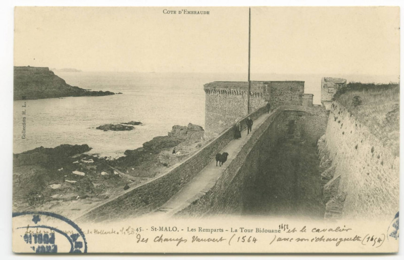 Carte postale ancienne 45  Saint-Malo - Les remparts - La tour Bidouane.