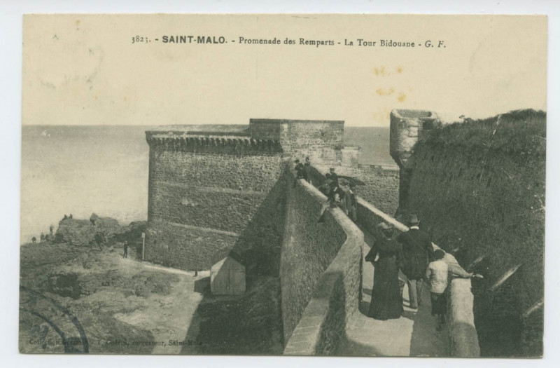 Carte postale ancienne 3823  Saint-Malo - Les remparts - La tour Bidouane.