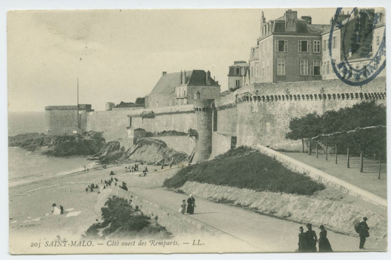 Carte postale ancienne 205  Saint-Malo - Côté ouest des remparts.