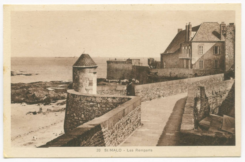 Carte postale ancienne 20  Saint-Malo - Les remparts.