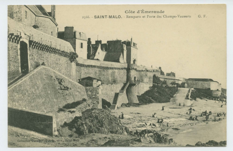 Carte postale ancienne 2566  Saint-Malo (Bretagne) - Remparts et porte des Champs-Vauverts