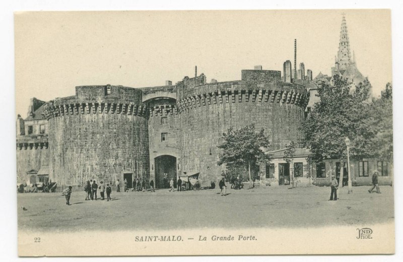 Carte postale ancienne 22  Saint-Malo - La grande porte.