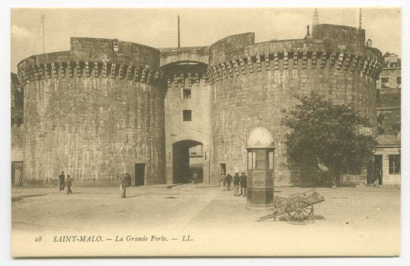 Carte postale ancienne 28  Saint-Malo - La grande porte.