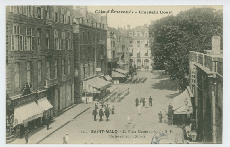 Carte postale ancienne 3825  Saint-Malo - La place Châteaubriand.