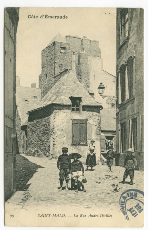 Carte postale ancienne 99  Saint-Malo - La Rue André-Désilles.