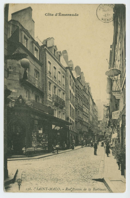 Carte postale ancienne 238  Saint-Malo - Rue porcon de la Barbinais.