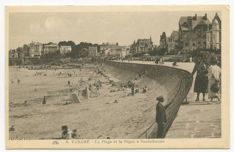 Carte postale ancienne 8 Parame - La plage et la digue de Rochebonne.