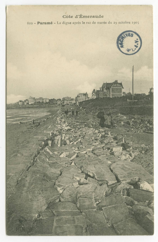 Carte postale ancienne 810  Parame - La digue après le raz de marée du 29 octobre 1905.