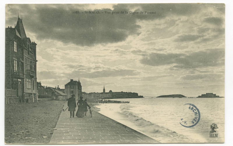 Carte postale ancienne 1088  Saint-Malo - Vue prise de la digue de Paramé.