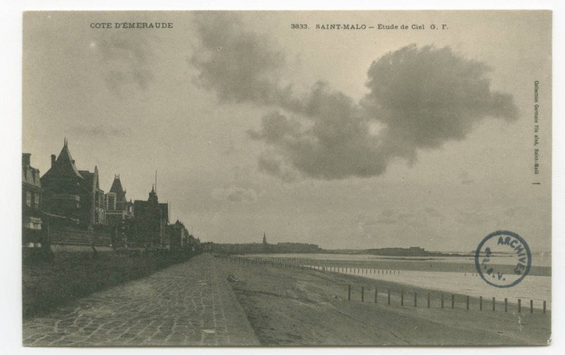 Carte postale ancienne 3833  Saint-Malo - Etude du ciel.