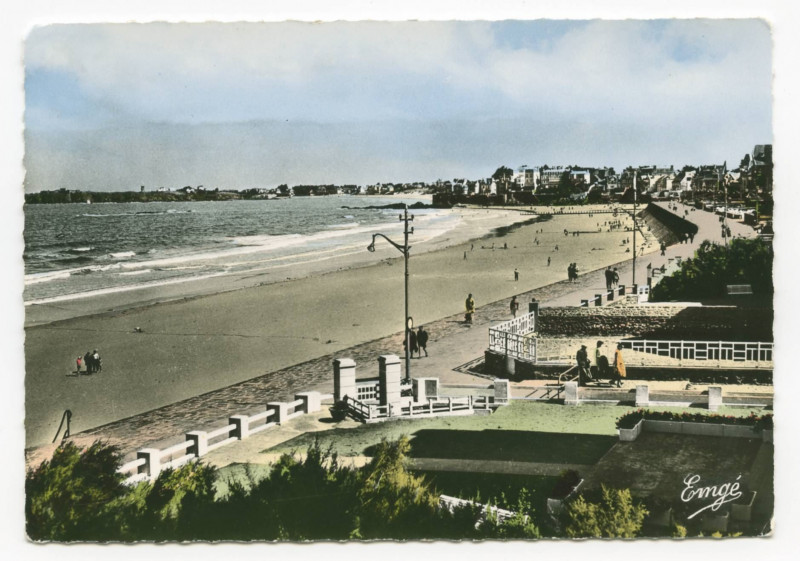 Carte postale ancienne Parame - La digue - La grande plage.