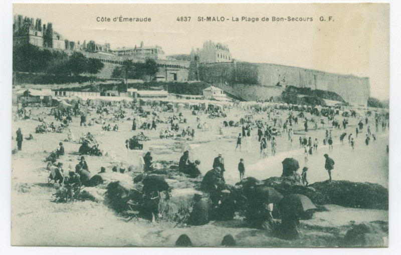 Carte postale ancienne 4837  Saint-Malo - La plage Bon Secours.