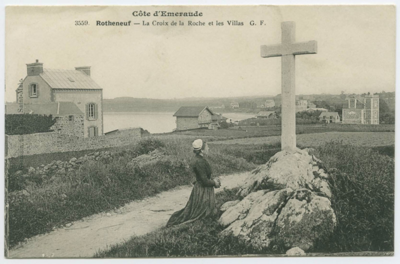 Carte postale ancienne 3559. Rothéneuf- La croix de la roche et les villas G.F.