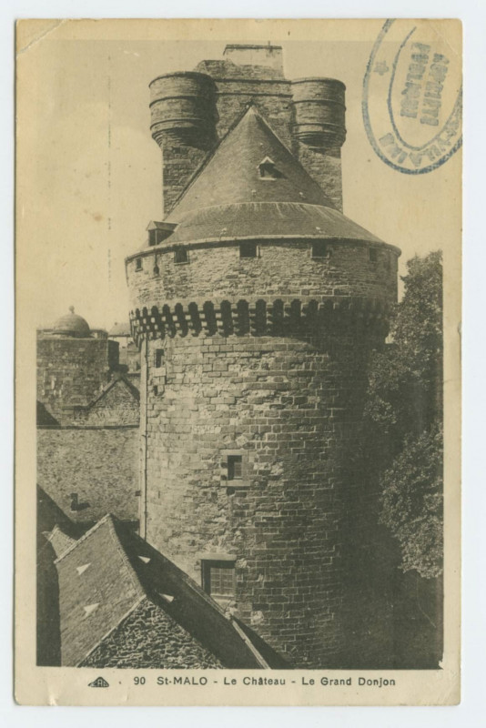 Carte postale ancienne 90 Saint-Malo - le château, le grand donjon