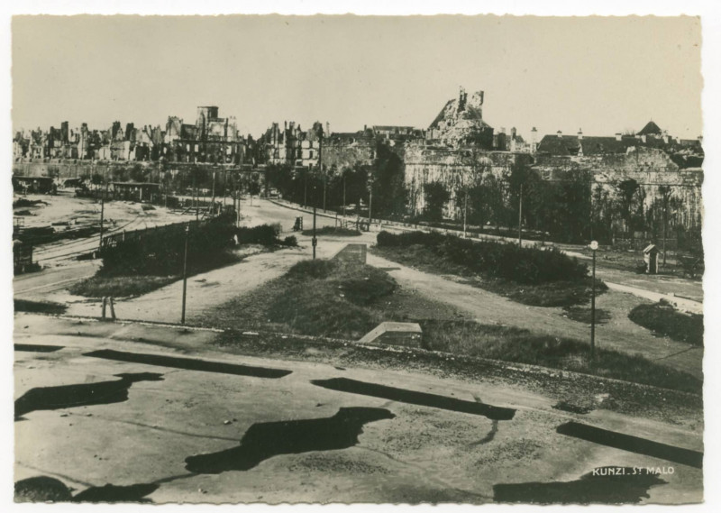 Carte postale ancienne 10  Saint-Malo vu du casino