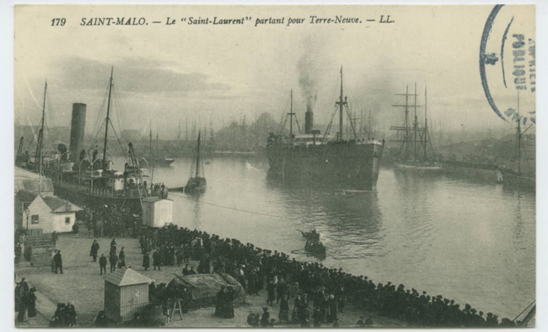 Carte postale ancienne 179  Saint-Malo .- Le Saint-laurent partant pour Terre-Neuve.- Ll.