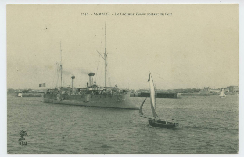 Carte postale ancienne 1230.-  Saint-malo.- Le croiseur Forbin sortant du port.