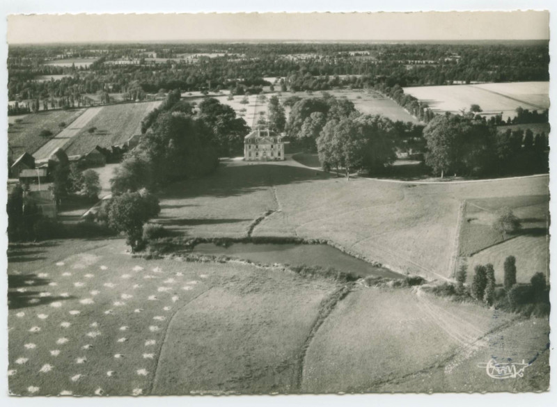 Carte postale ancienne St-Maugan (I.-et-V.) - 62-71 A - Vue aérienne du Château de la Bassardaine