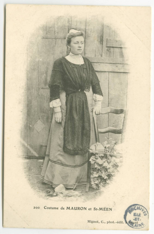 Carte postale ancienne 200. Costume de Mauron et St-Meen.