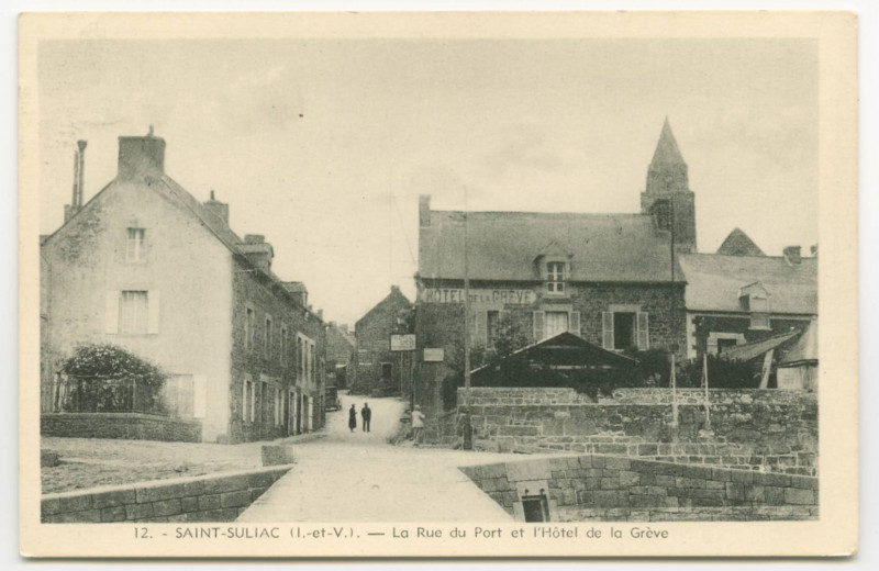 Carte postale ancienne 12 - Saint-Suliac (I.-et-V.). - La Rue du Port et l'Hôtel de la Grève.