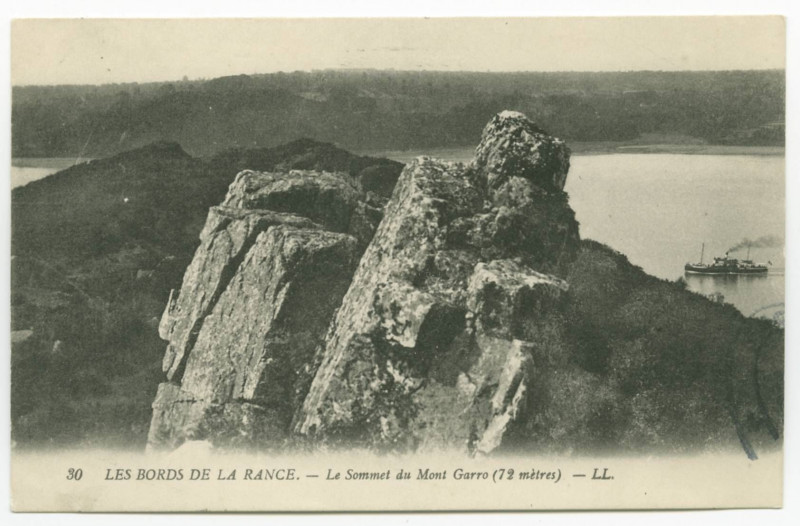 Carte postale ancienne 30. Les Bords de la Rance. - Le Sommet du Mont-Garro (72 mètres)