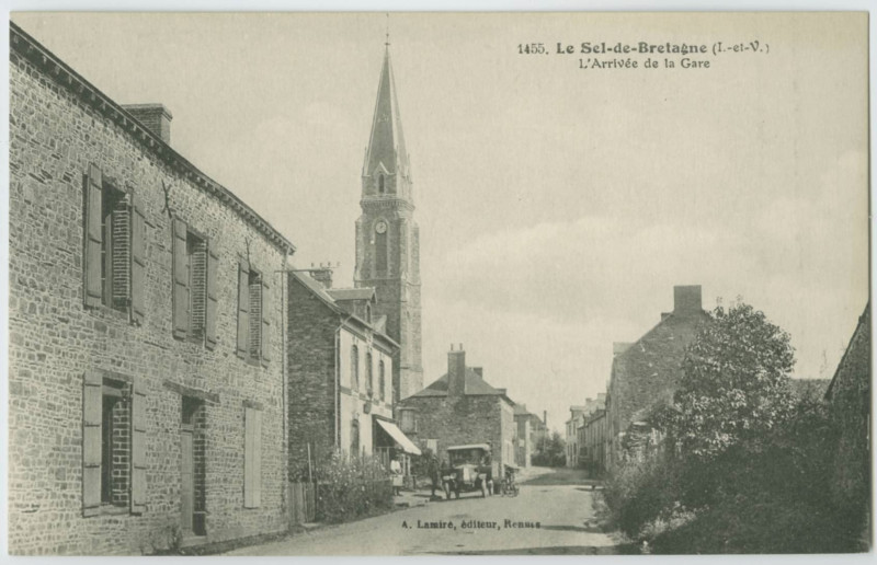 Carte postale ancienne 1455. Le Sel-de-Bretagne (I.-et-V.) - Arrivée de la Gare.