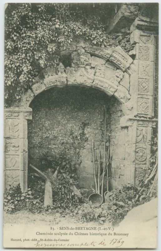 Carte postale ancienne 83. - Sens-de-Bretagne (I.-et-V.). - Cheminée sculptée du Château historique du Bouessay