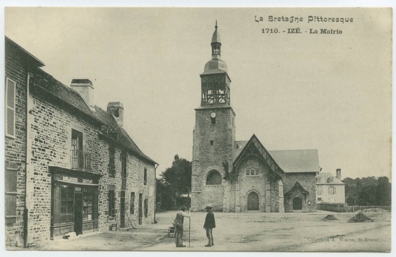 Carte postale ancienne La Bretagne Pittoresque. 1710. - Ize. - La Mairie.