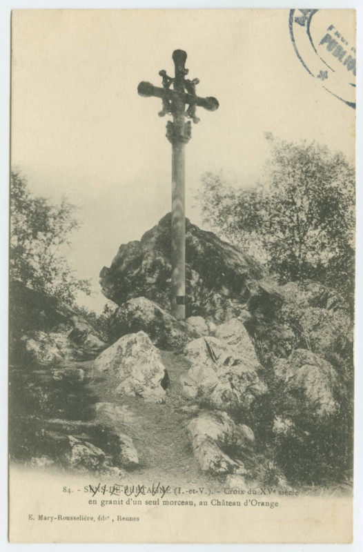 Carte postale ancienne 84. - Sens-De-Bretagne (I.-et-V.). - Croix du XVè siècle en granit d'un seul morceau, au Château d'Orange.