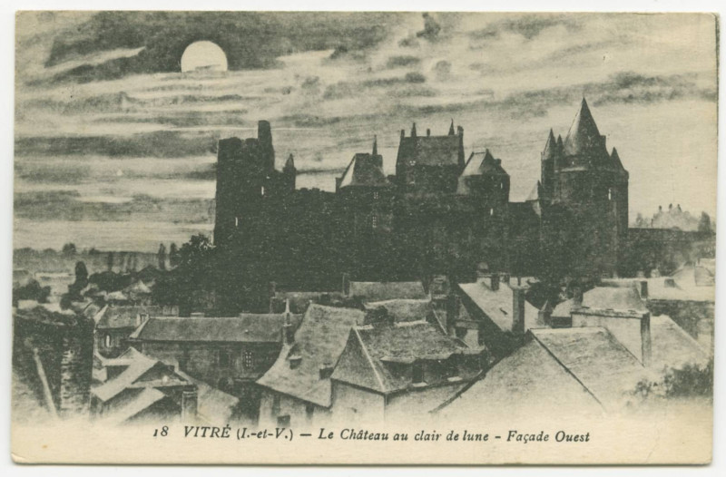 Carte postale ancienne 18. Vitré (I.-et-V.) - Le château au clair de lune - façade ouest.