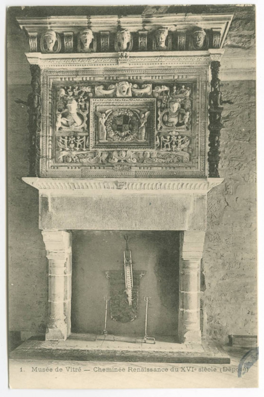 Carte postale ancienne 1.Musée de Vitré - Cheminée renaissance du XVI° siècle (déposé)