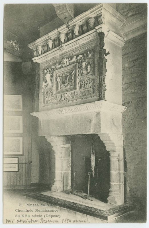 Carte postale ancienne 2. Musée de Vitré - Cheminée renaissance du XVI° siècle (déposé)