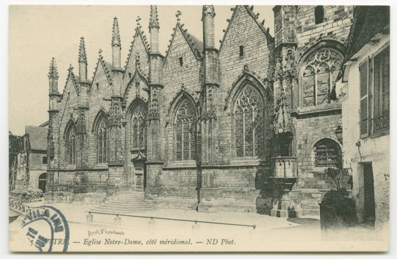 Carte postale ancienne Vitre - Eglise Notre-Dame, côté méridionnal