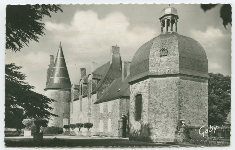 Carte postale ancienne 2 -Vitré (I.etV.)  Château des Rochers, façade côté jardin