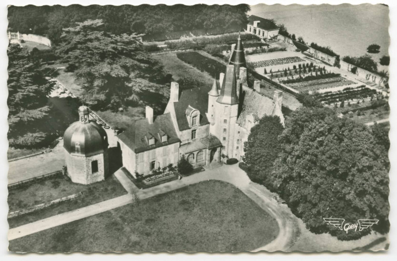 Carte postale ancienne 14 - Vitré (I.etV.)  Le château des Rochers (XVI° s.) où Madame de Sévigné couvrit ses lettres.