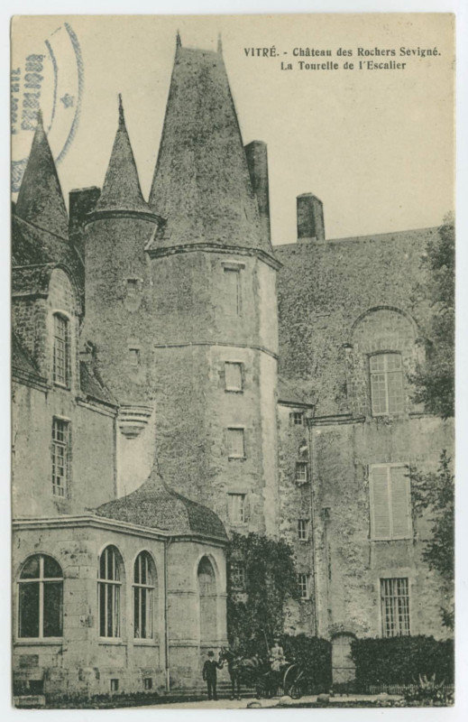 Carte postale ancienne Vitré.- Château des Rochers-Sévigné - la tourelle de l'escalier.