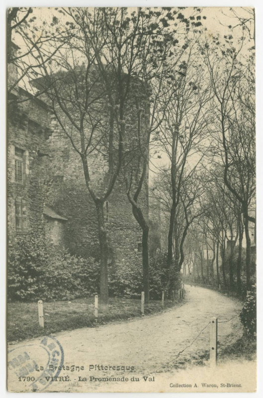 Carte postale ancienne 1790.- Vitré - Promenade du Val.