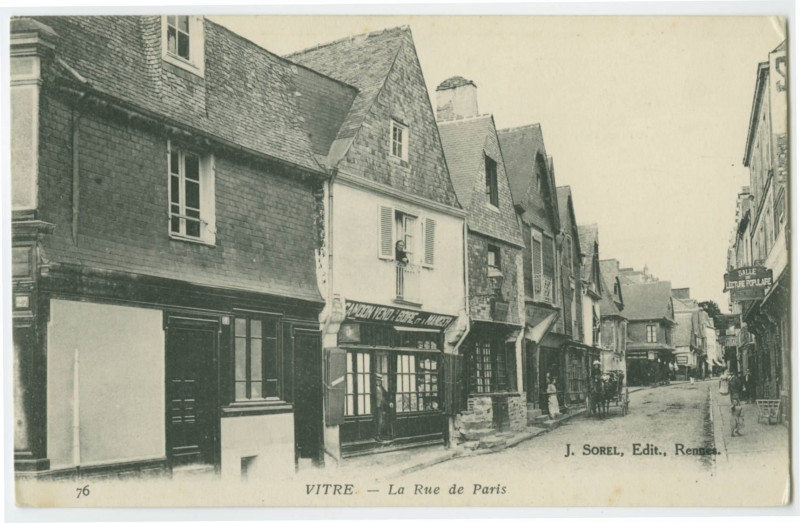 Carte postale ancienne 76. Vitré.- Rue de Paris.